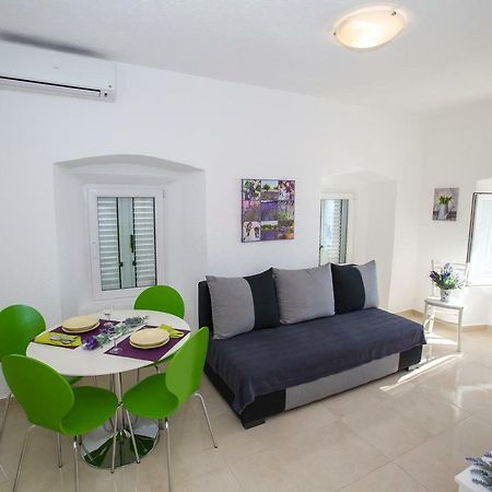 Apartmani Cindric Karlobag Dış mekan fotoğraf
